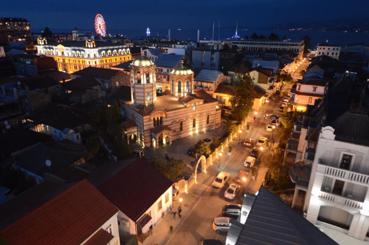 Отель Piazza Four Colours Батуми-19