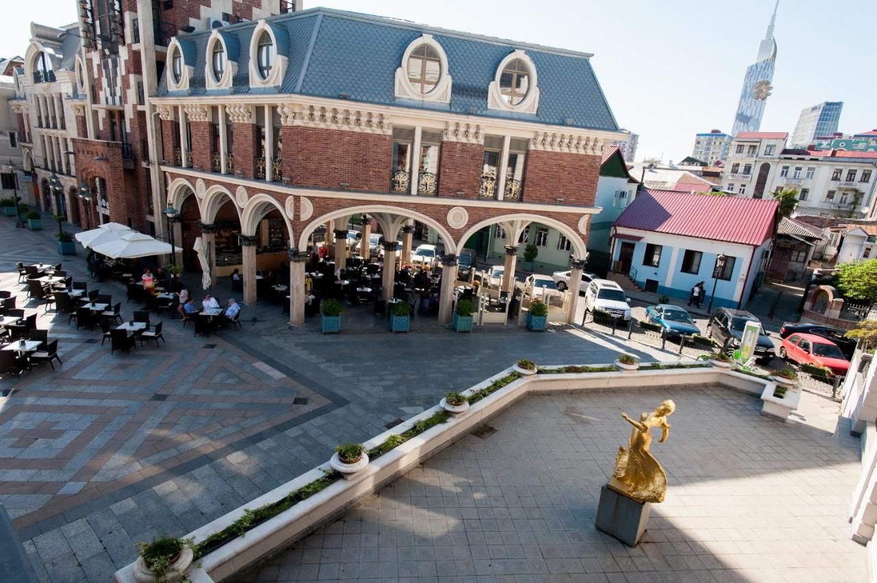 Отель Piazza Four Colours Батуми-36